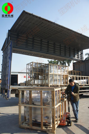 天清氣朗，一批果蔬清洗機元旦假期前加緊裝車交付客戶！