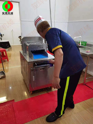 湛江某大型凈菜加工配送中心上線設(shè)備投入運(yùn)營！